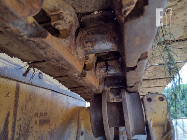 2004-komatsu-d65ex-15-image-28