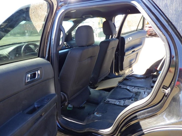 2018-ford-explorer-image-8