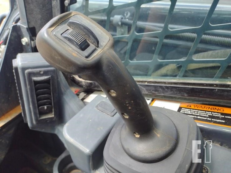 2020-deere-325g-image-9