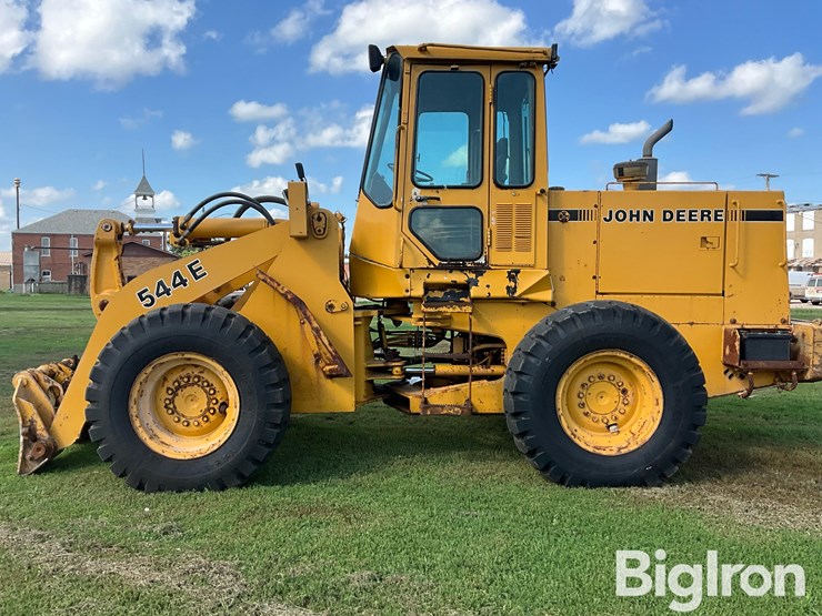 deere-544e-image-8