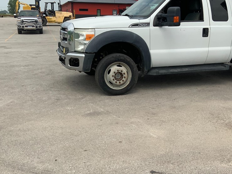 2011-ford-f550-xlt-image-16