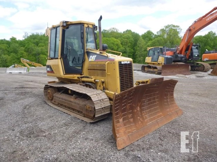 2005-caterpillar-d4g-xl-image-43