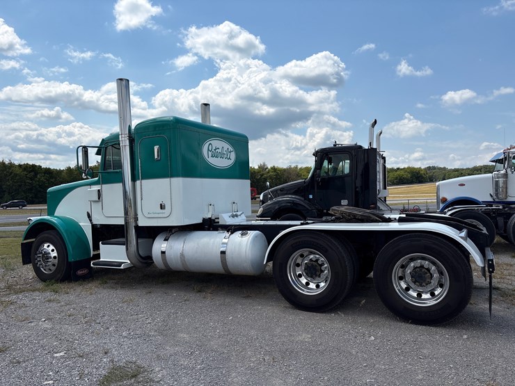 1998-peterbilt-378-image-6