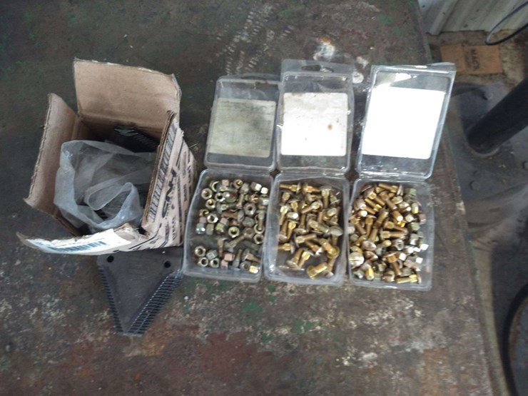 sickle-sections,-short-section-bolts-for-case-ih-soybean-head,-47-new-sections,-section-bolts-and-ne-image-1