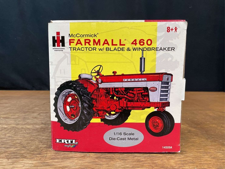 1/16-farmall-460-w/blade-+-windbreaker-nib-ertl-image-3