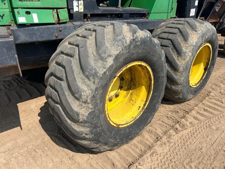 2010-deere-1110e-image-8
