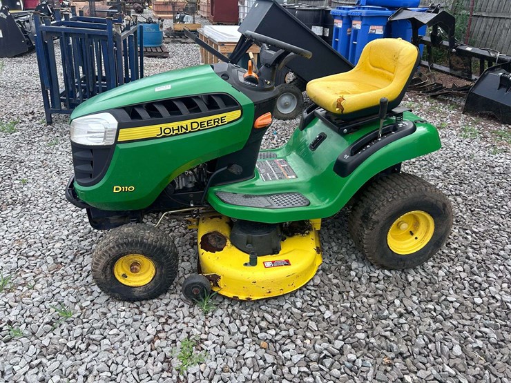 john-deere-d110-image-9