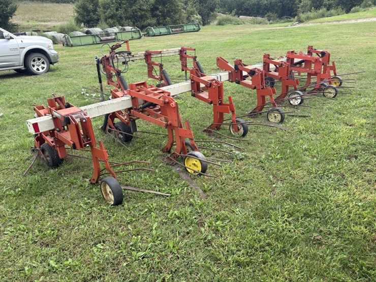 harriston-5000-12r22”-bean-knife,-with-front-tractor-dividers-image-7