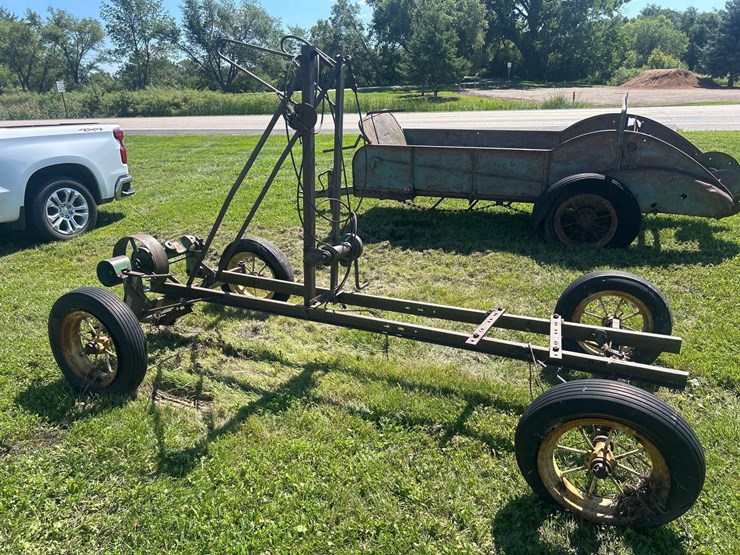 antique-john-deere-cable--hoist-image-3
