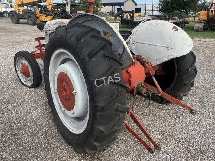 ford-tractor-image-9