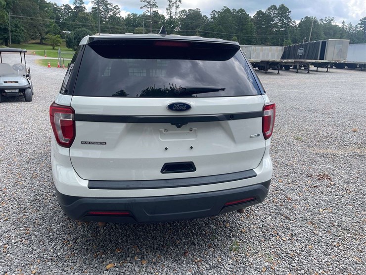 2018-ford-explorer-image-4