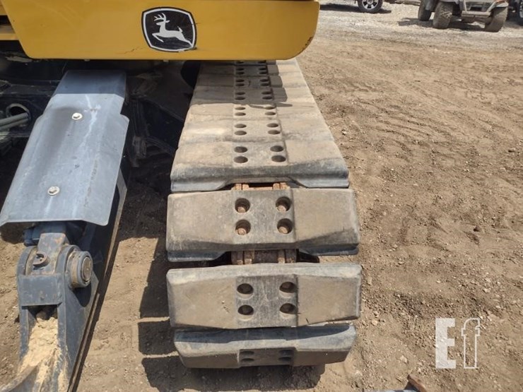 2019-deere-135g-image-35
