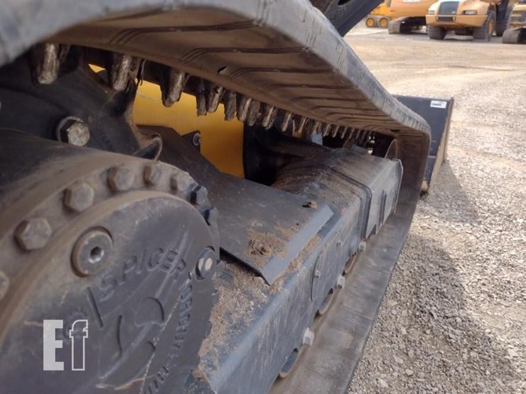 2023-deere-331g-image-30