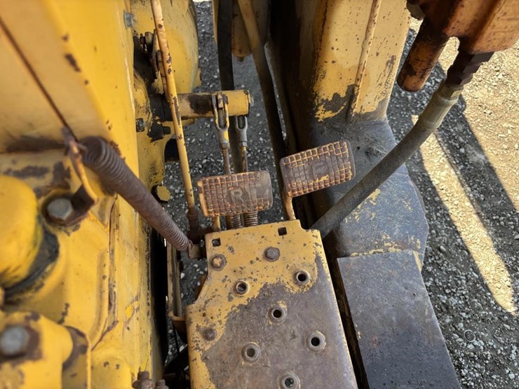 massey-ferguson-mf34a-image-41