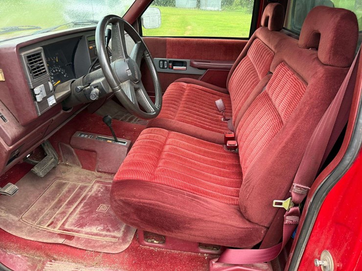 1993-chevrolet-silverado-image-30
