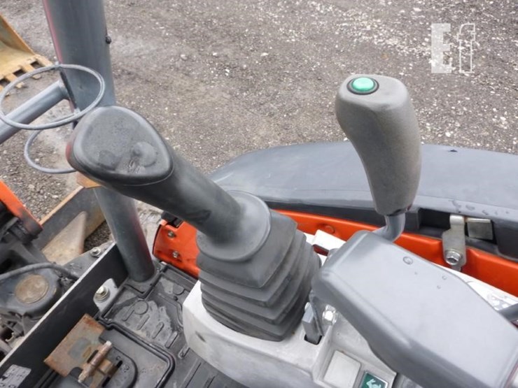 2016-kubota-u25-image-8
