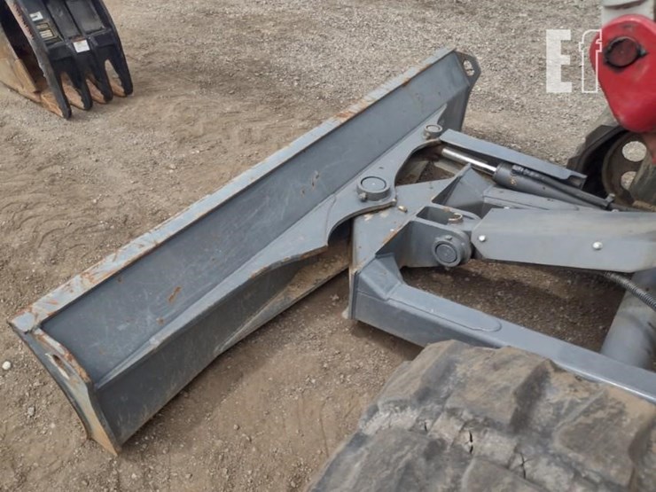 2022-takeuchi-tb290-image-24