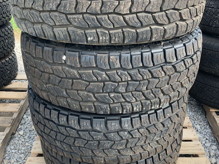 ford-6-bolt-rims-and-lt265/70r17-cooper-discover-at3-tires---set-of-4-image-3