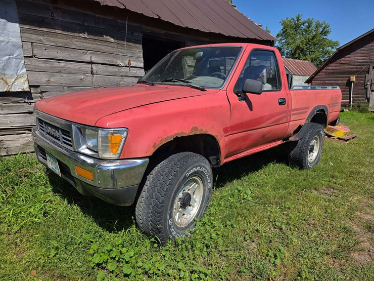 1990-toyota-pickup,-5-speed-with-reverse,-regular-cab,-187,724-miles,-vin:-0008823,-*untested-image-1