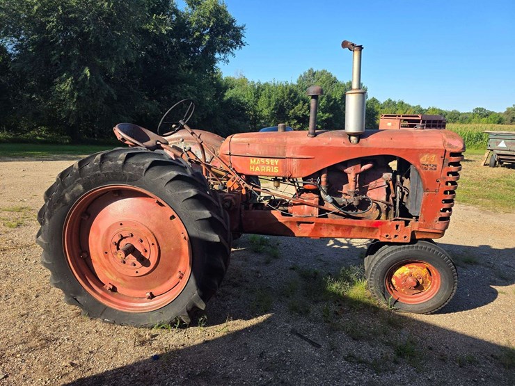 massey-ferguson-44-image-2