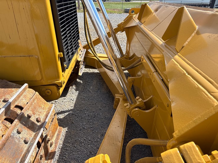 2007-caterpillar-d6t-xl-image-11