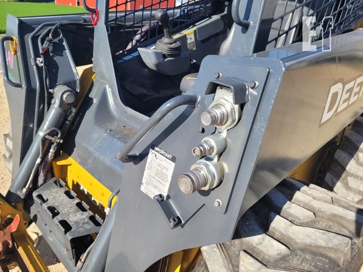 deere-320g-image-15