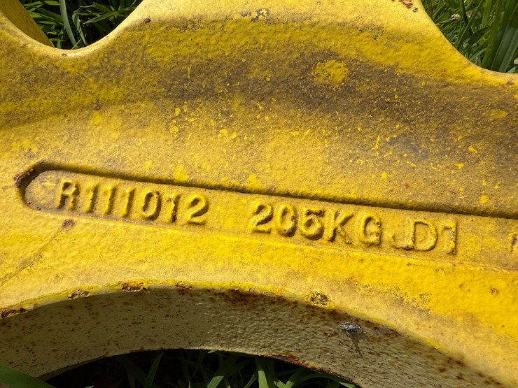 john-deere-8100-image-3