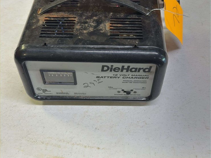 diehard-12v-battery-charger-image-1