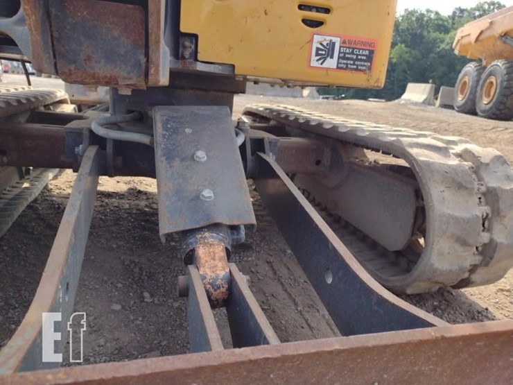 2022-deere-17g-image-21