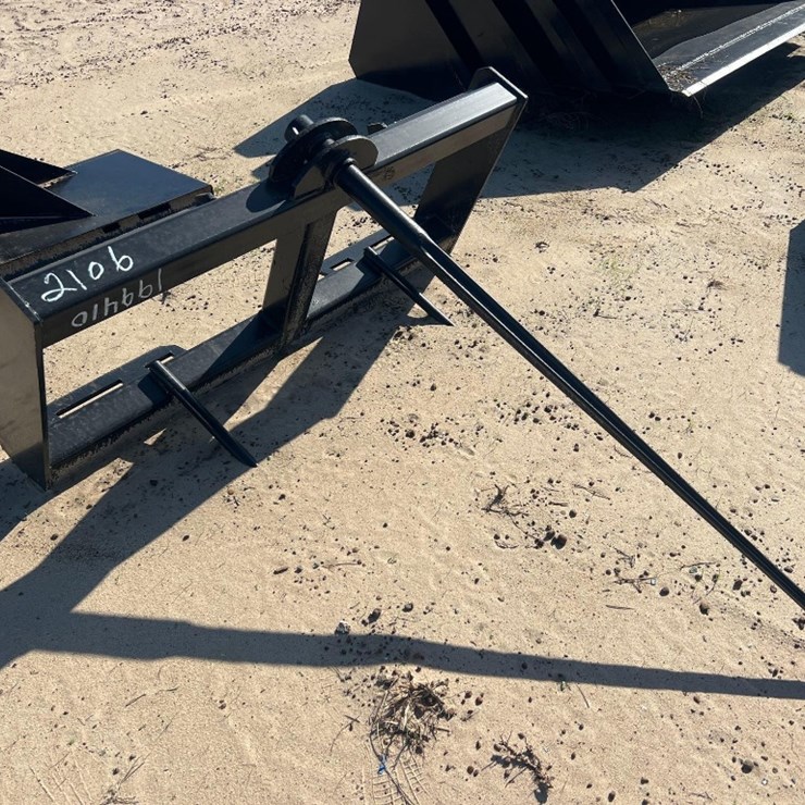 UNUSED 3 PRONG BALE SPEAR