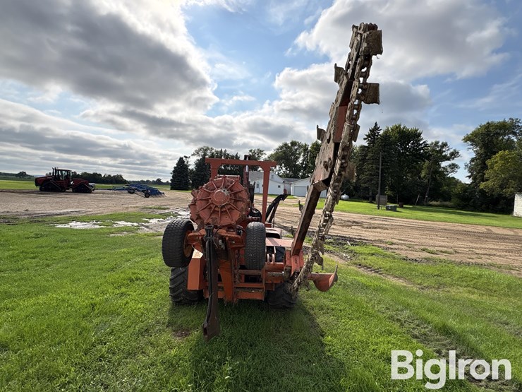 ditch-witch-r65-image-6