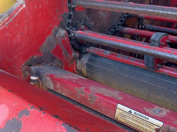 new-holland-853-image-8