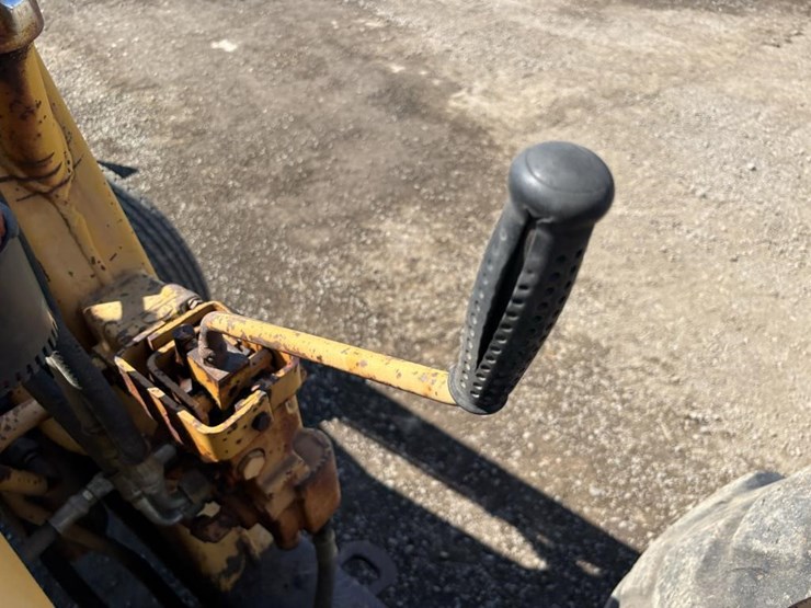 massey-ferguson-mf34a-image-38