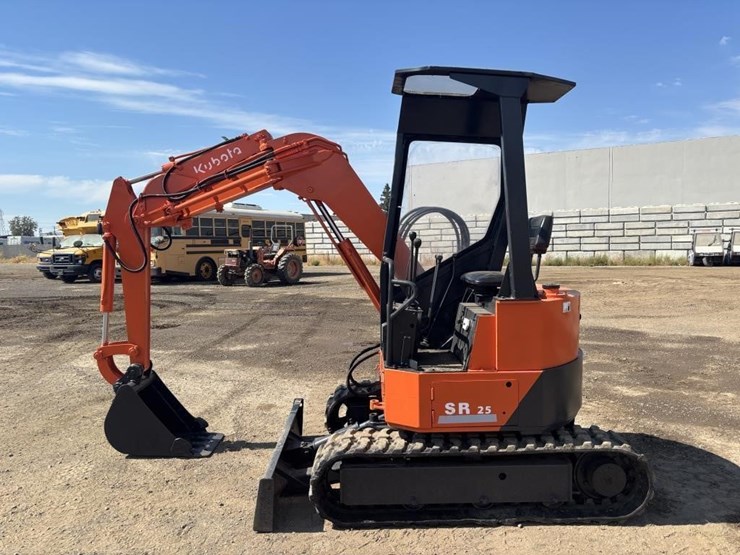 kubota-sr25-hydraulic-excavator-image-5