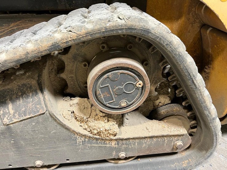 new-holland-c227-image-14