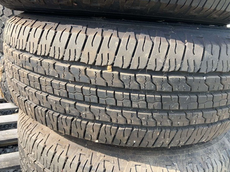 ford-6-bolt-rims-and-265/70r17-goodyear-wrangler-fortitude-ht-tires---set-of-4-image-6