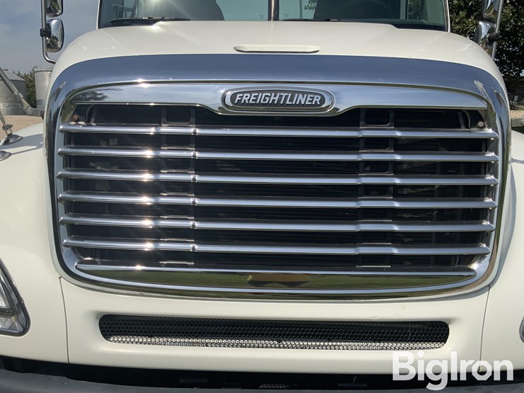 2005-freightliner-columbia-120-image-19
