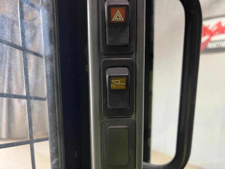 new-holland-c232-image-31