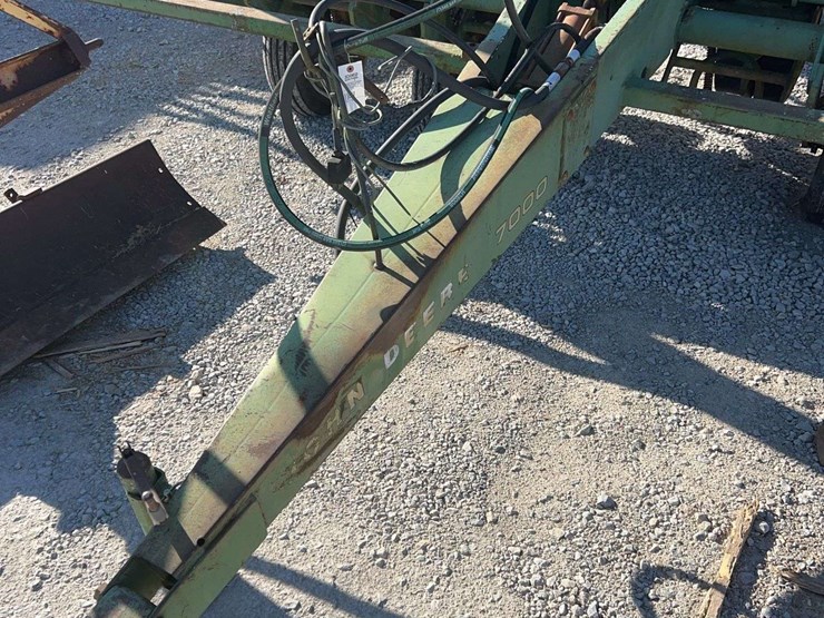 john-deere-7000-image-7