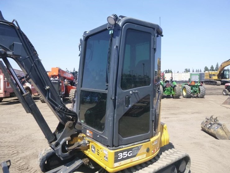 2022-deere-35g-image-6