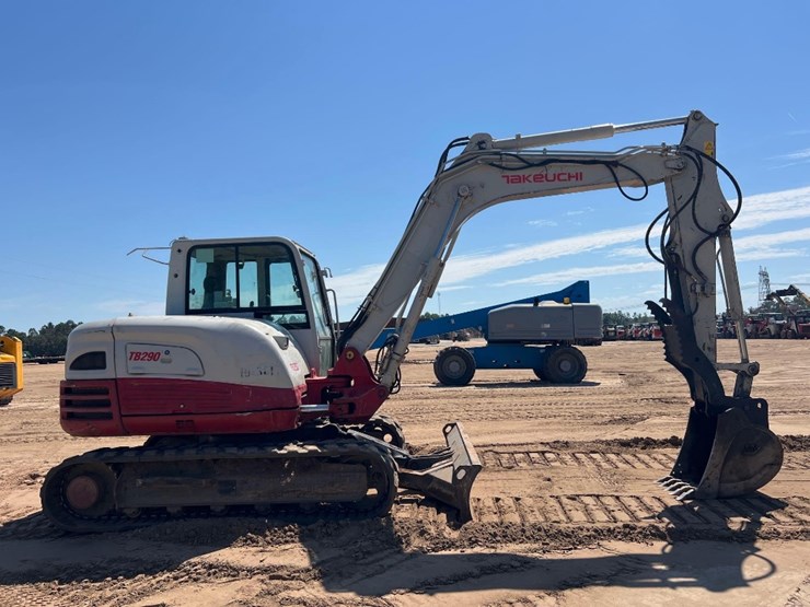 2017-takeuchi-tb290-image-5