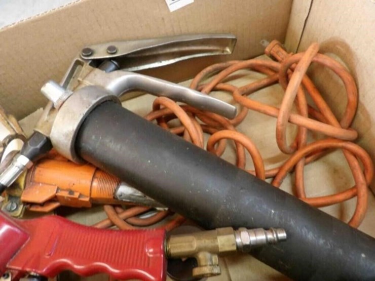 grease-guns,-extension-cord-light-image-3