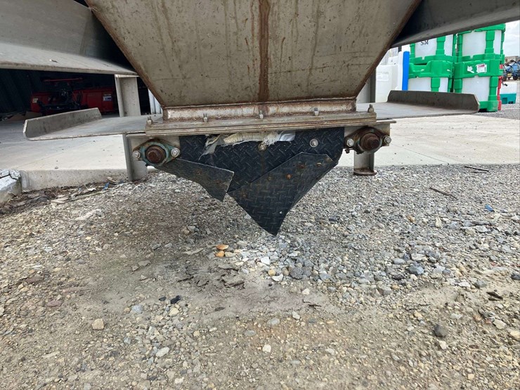 stainless-steel-fertilizer-dual-bin-blend-hopper-image-6