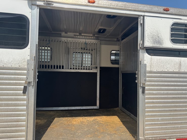#6300-•-2014-dalton-manufacturing-adams-gooseneck-4-horse-straight-lead-aluminum-horse-trailer,-(sells-w...-image-10