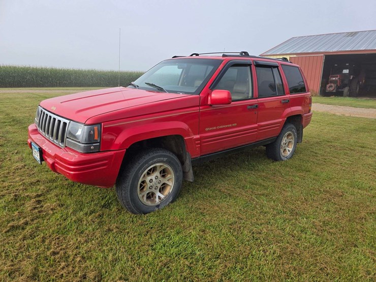 1996-jeep-grand-cherokee-limited-image-3