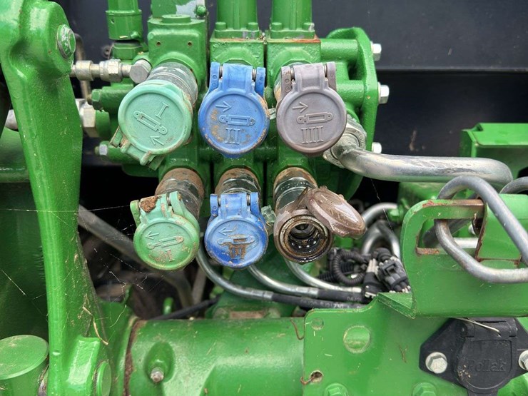 2020-john-deere-6120e-image-18