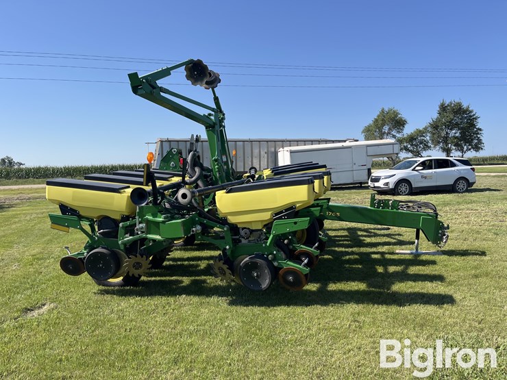 2018-john-deere-1765-image-4