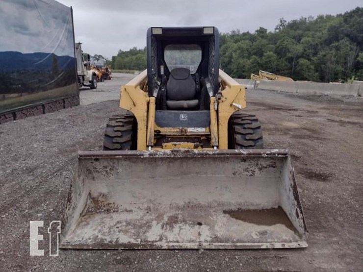 john-deere-270-image-2