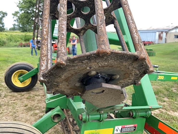 john-deere-200-image-17