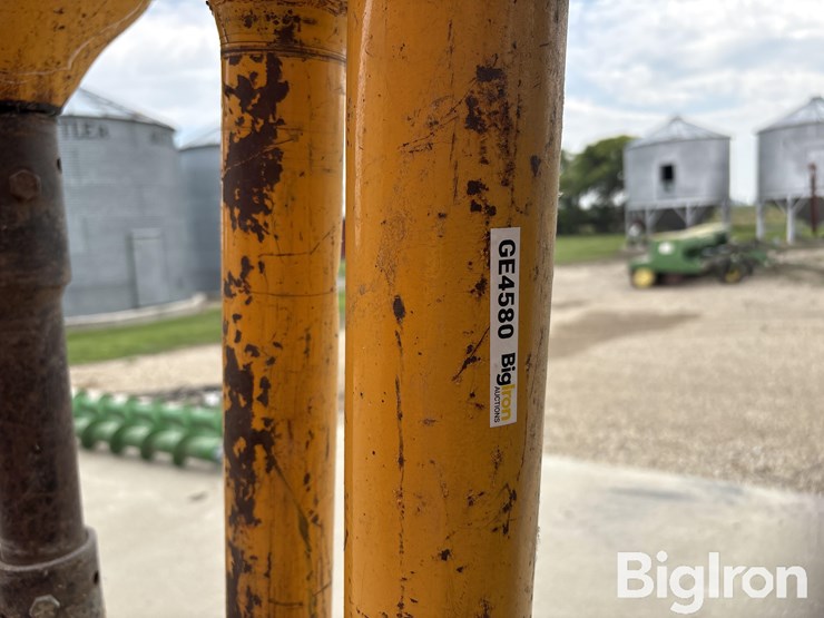 danuser-f-8-3-pt-post-hole-auger-image-10